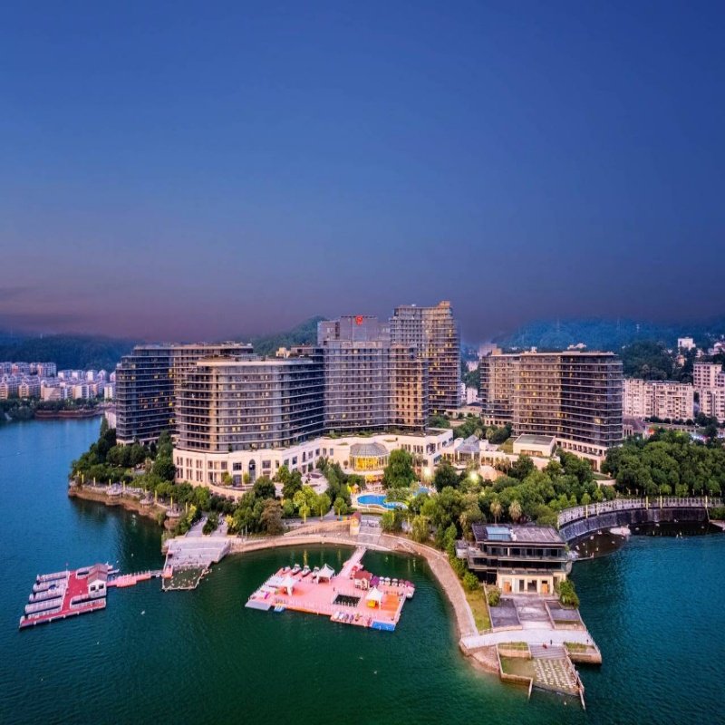 千岛湖绿城蓝湾度假酒店1-2晚+湖景房+早餐可加订双人正餐 - 定制游预订