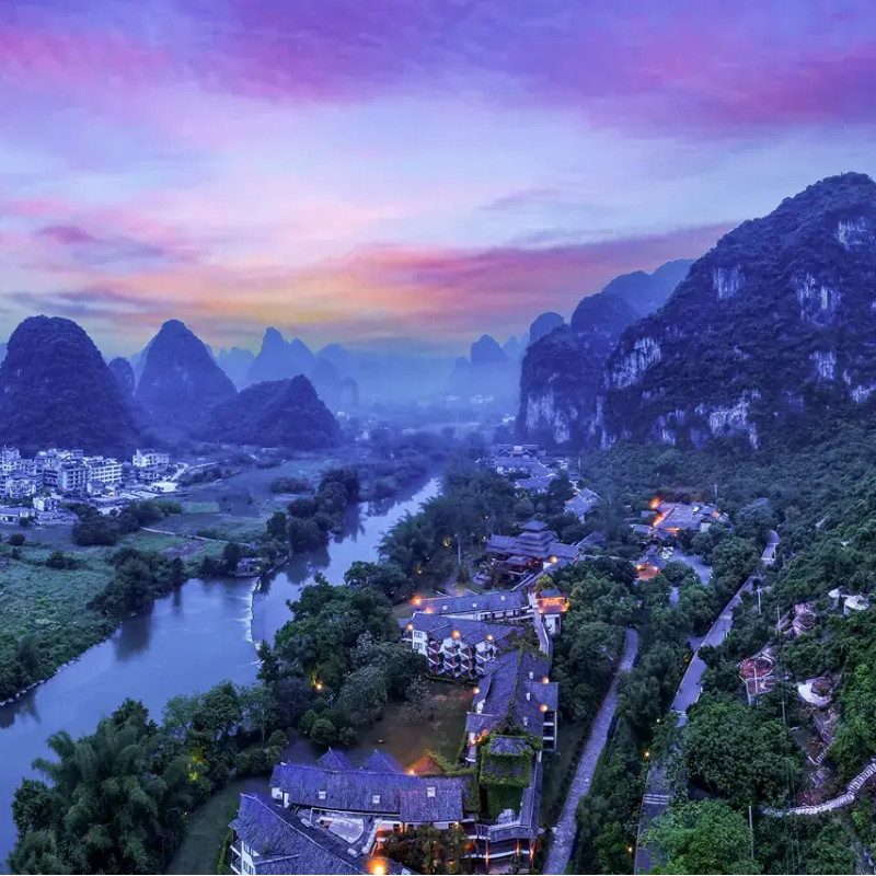 五钻广悦华阳朔河畔度假酒店十里画廊遇龙河店3天2晚+遇龙河竹筏漂流-+相公山观景台