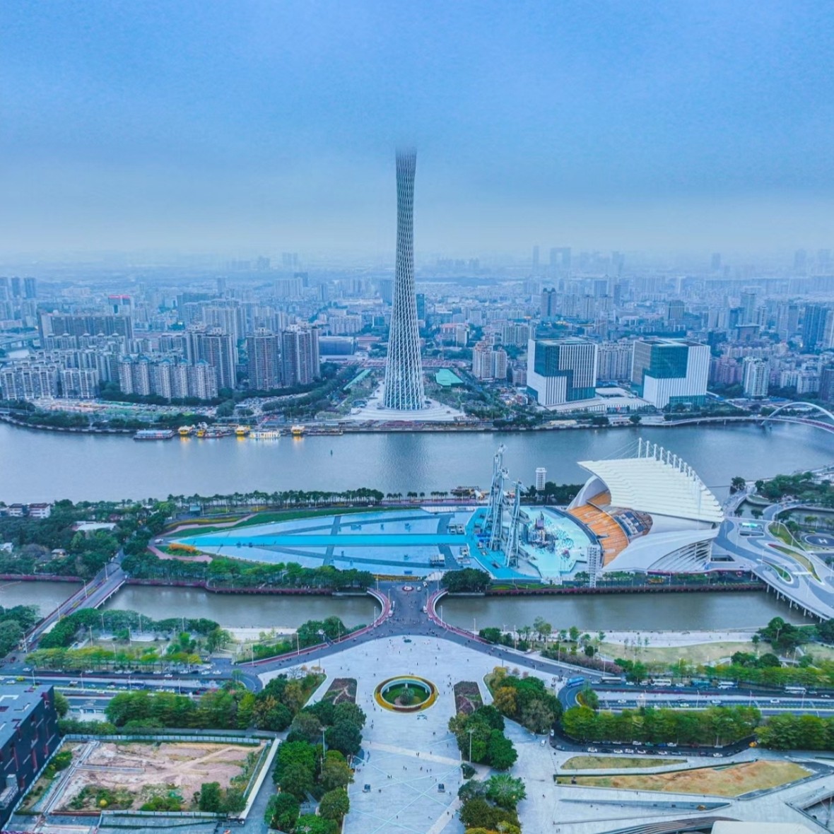 4钻-接机/站【广州珠海深圳 4天游】广州塔+港珠澳大桥+地王观光 - 定制游预订