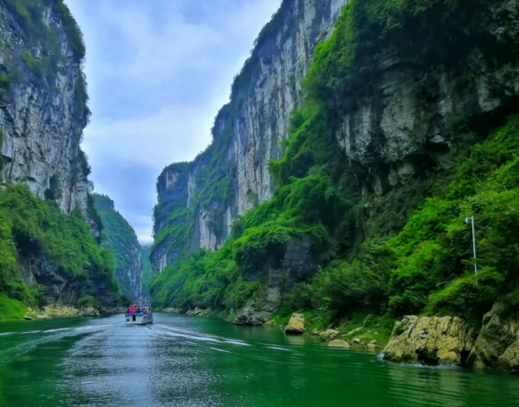 神龟峡河道图片