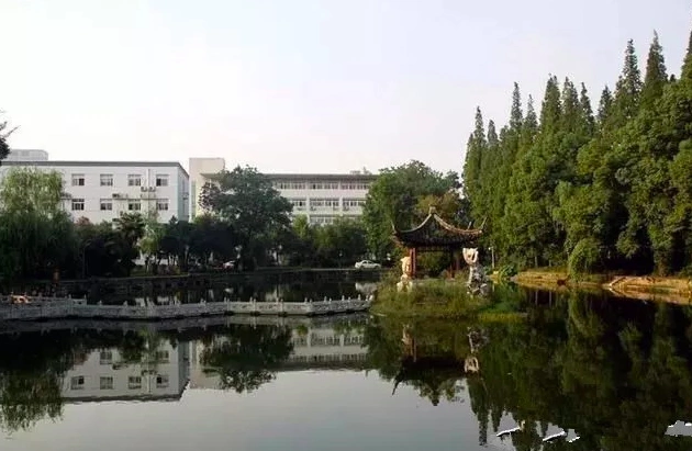 扬州大学(江阳路南校区)图片