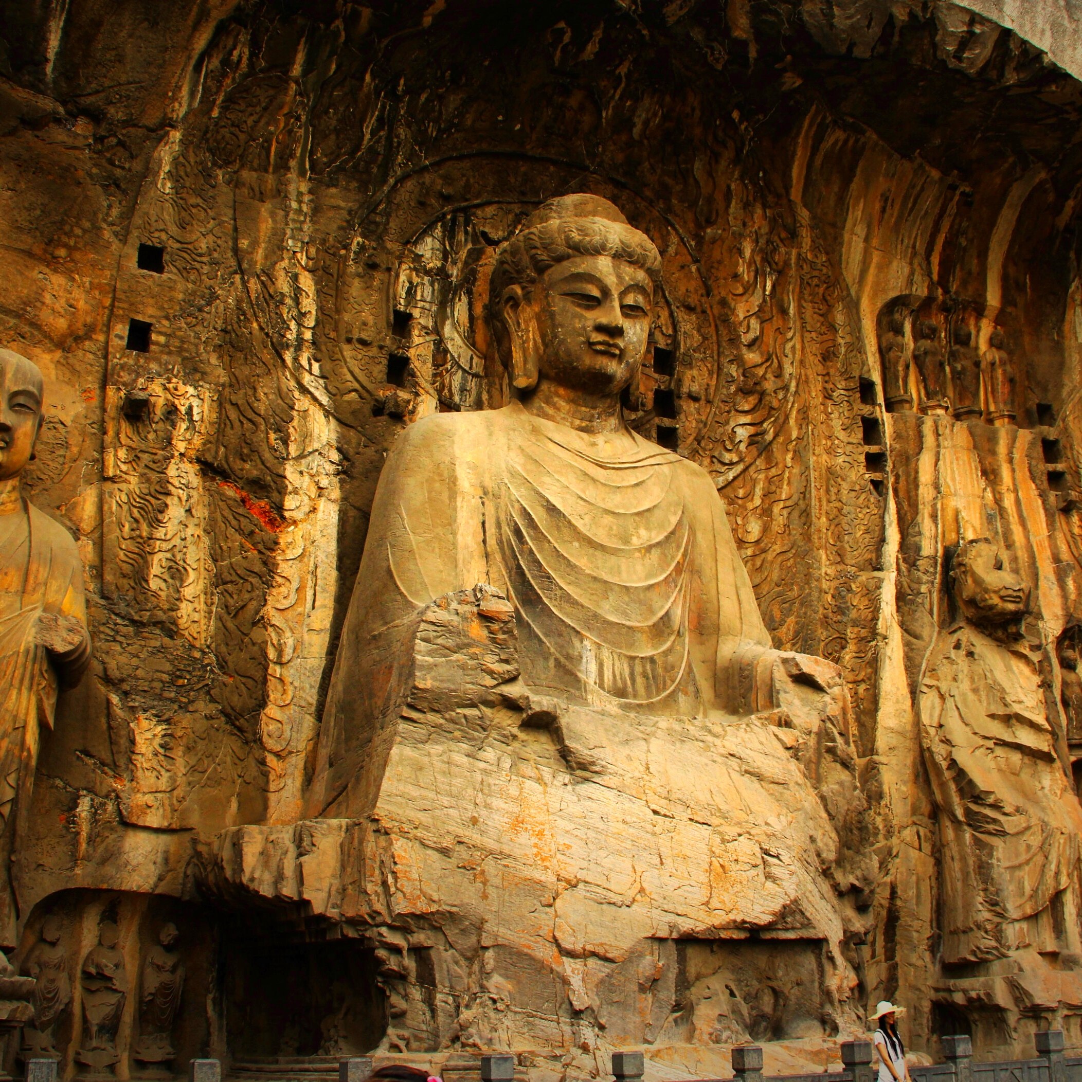 焦作云台山+龙门石窟+嵩山少林寺+开封清明上河园5天4晚私家团