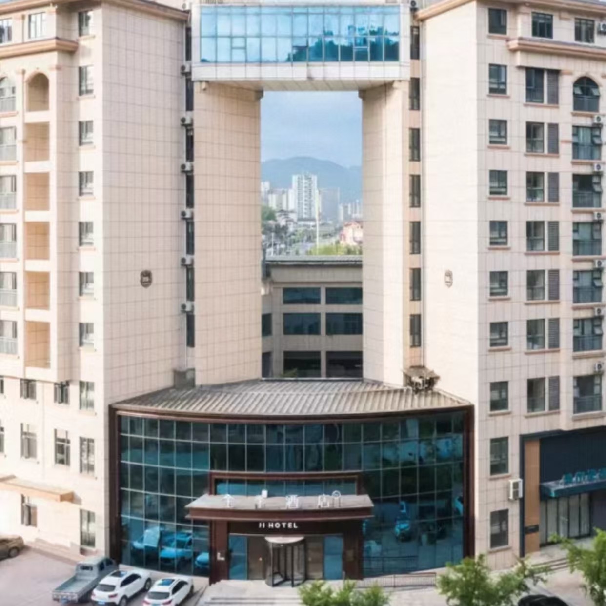 x2天1晚利川全季酒店(恩施利川腾龙大道店)+利川景点门票+早餐