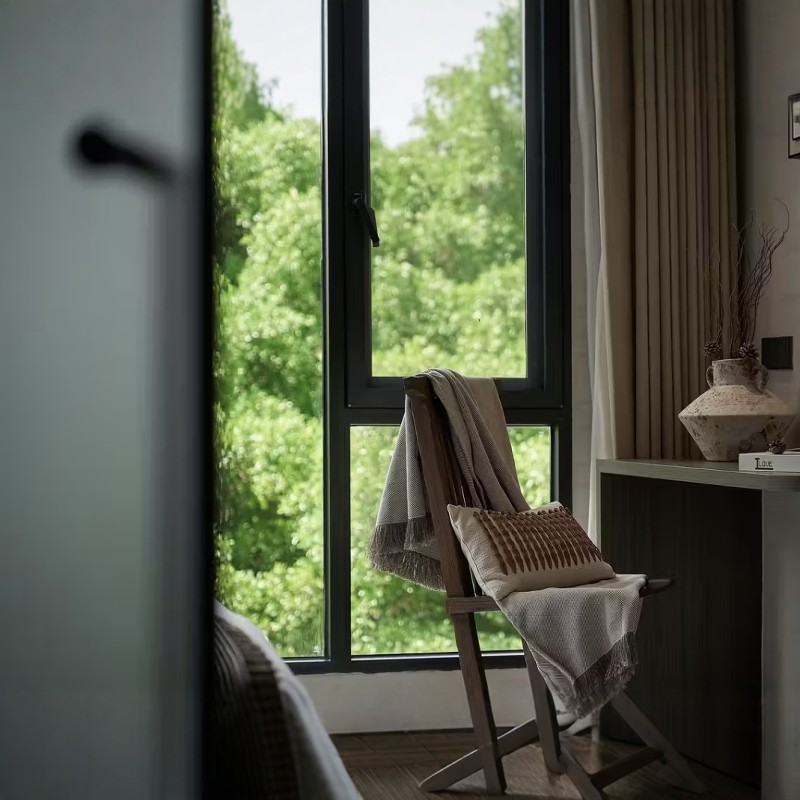 【畅游】厦门溪理咖啡海景Villa(环岛路店)树影-投影大床房2天1晚+灵玲国际马戏城