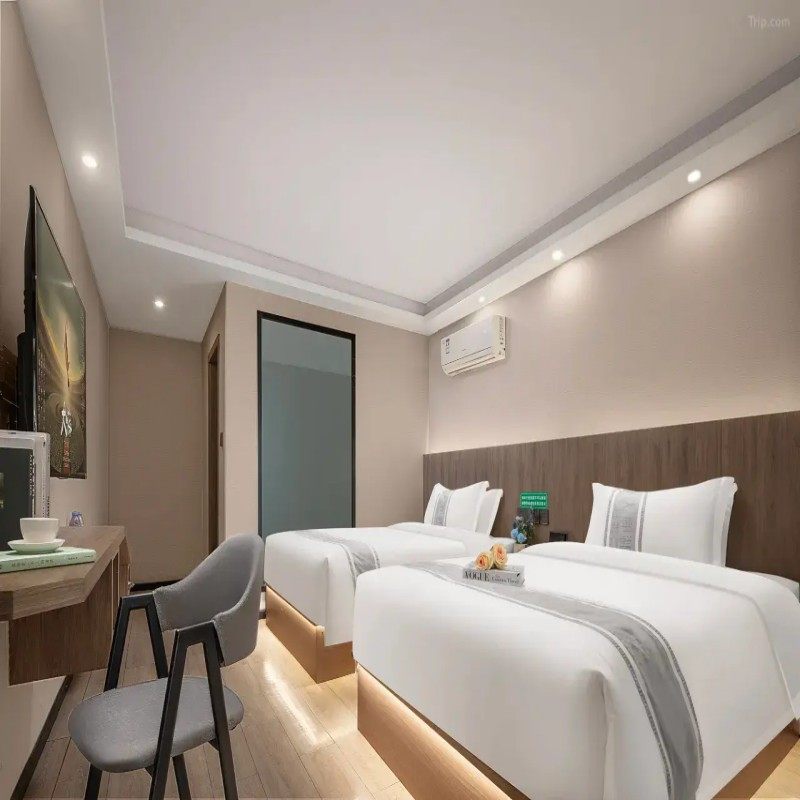 四川阿坝九寨沟天鹅湖酒店(九寨沟游客中心店)4天3晚+九寨沟风景区门票+观光车