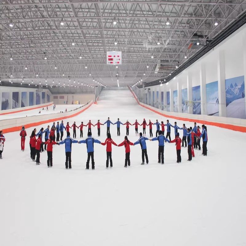 绍兴乔波国际会议中心酒店1晚+早餐+双人/3人/4人乔波滑雪门票