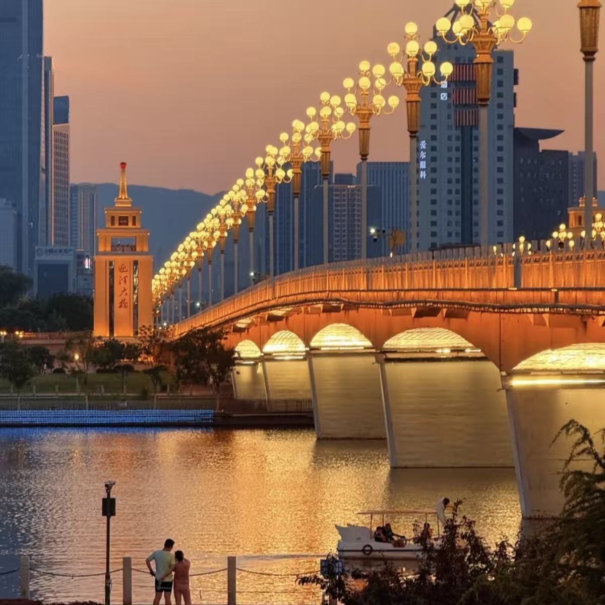 【畅玩】太原阳光假日酒店 HolidayInn单卧套房2天1晚+太原方特东方神画+蒙山大佛