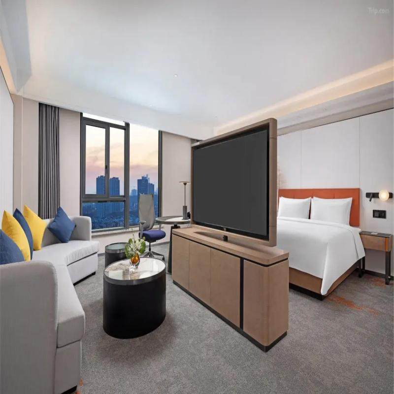 江苏南京/2天1晚套餐南京夫子庙希尔顿欢朋酒店含自助早餐+红山森林动物园门票