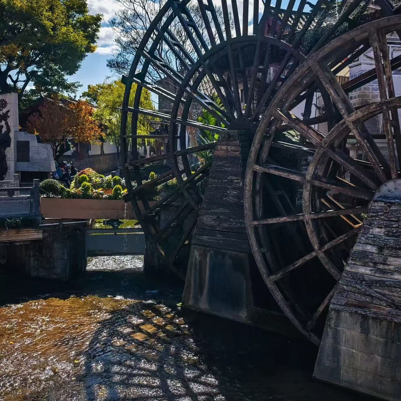 昆朋酒店贵阳花溪大学城店住宿+花溪夜郎谷成人门票