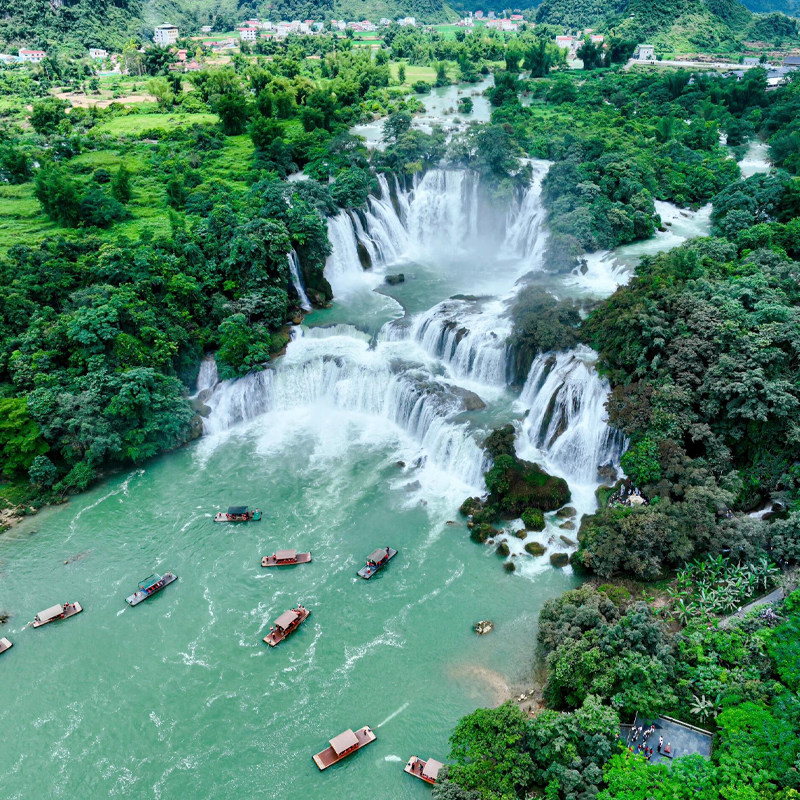 崇左德天瀑布2日游百色通灵大峡谷/古龙山漂流+明仕田园 - 定制游预订