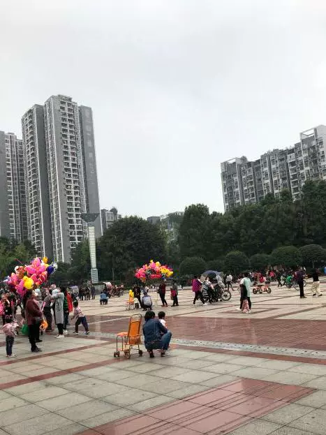 子如广场图片