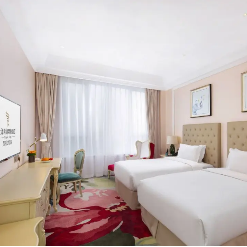 上海迪士尼乐园门票+君澜&桐画酒店2天1晚+接送住宿门票套餐