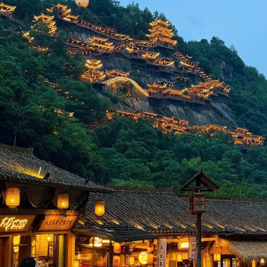 景德镇中国陶瓷博物馆希尔顿惠庭酒店住宿+景德镇陶阳里历史文化旅游区成人门票