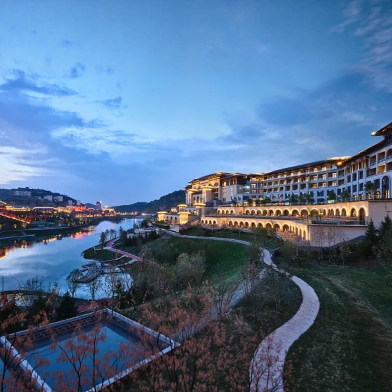 【寒假早鸟】延安-延安万达嘉华酒店 3天2晚自由行随心选+《再回延安》演出、宝塔山门 - 定制游预订