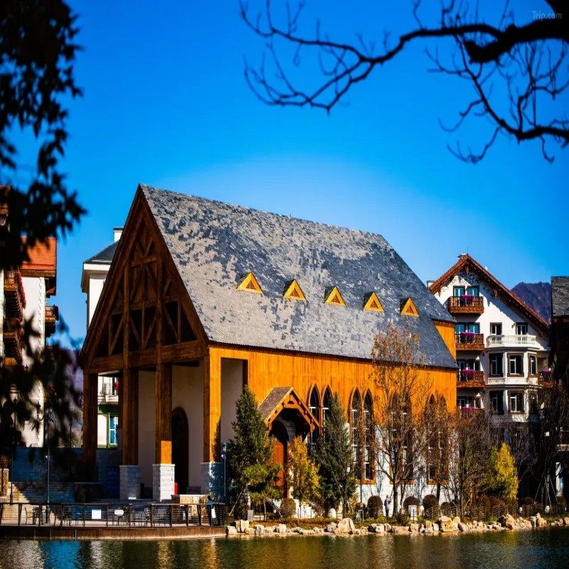 张家口富龙风铃乐谷焕活酒店3天2晚+双早+富龙日场全天双人雪票(不含雪具)