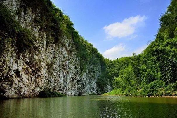 统景风景名胜区-峡谷溶洞图片