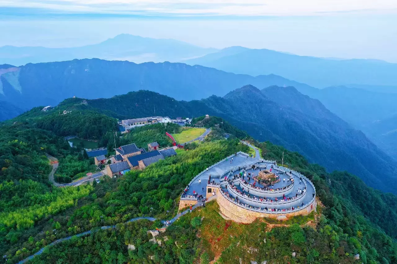 东江湖回龙山景区图片