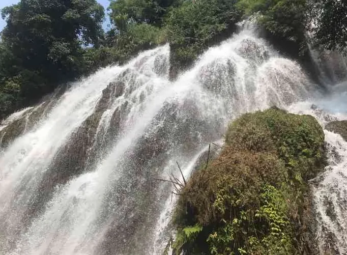 响水飞瀑图片