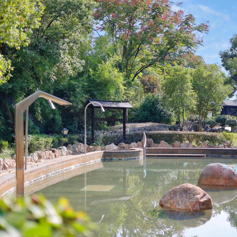 【周末不加价】咸宁嘉鱼山湖温泉酒店禅意私汤房双人不夜城门票