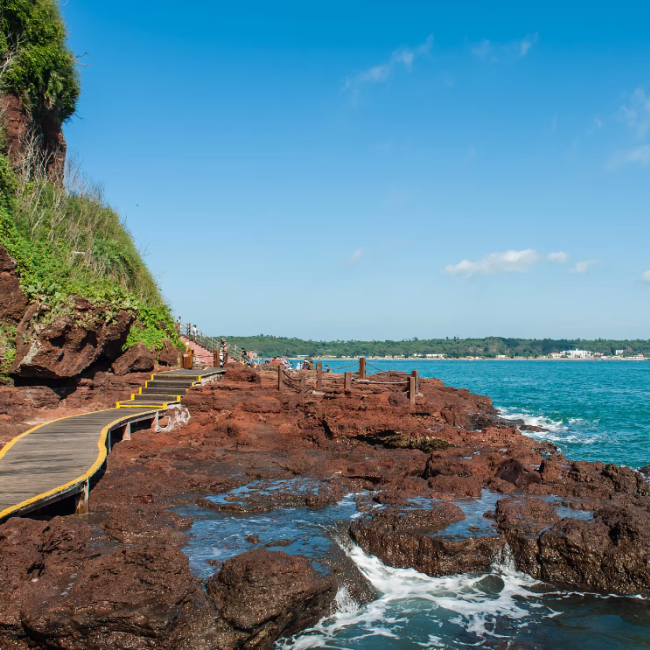 北海涠洲岛6日游+德天跨国瀑布+古龙山大峡谷+银滩纯玩品当地美食