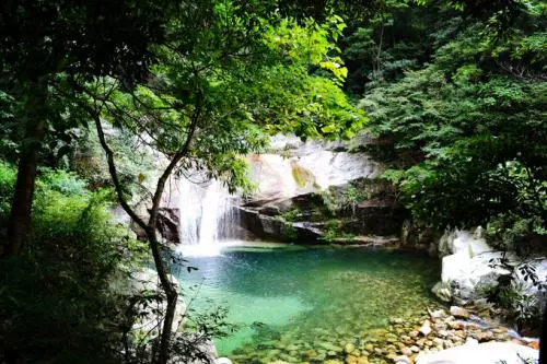 大鄣山卧龙谷图片