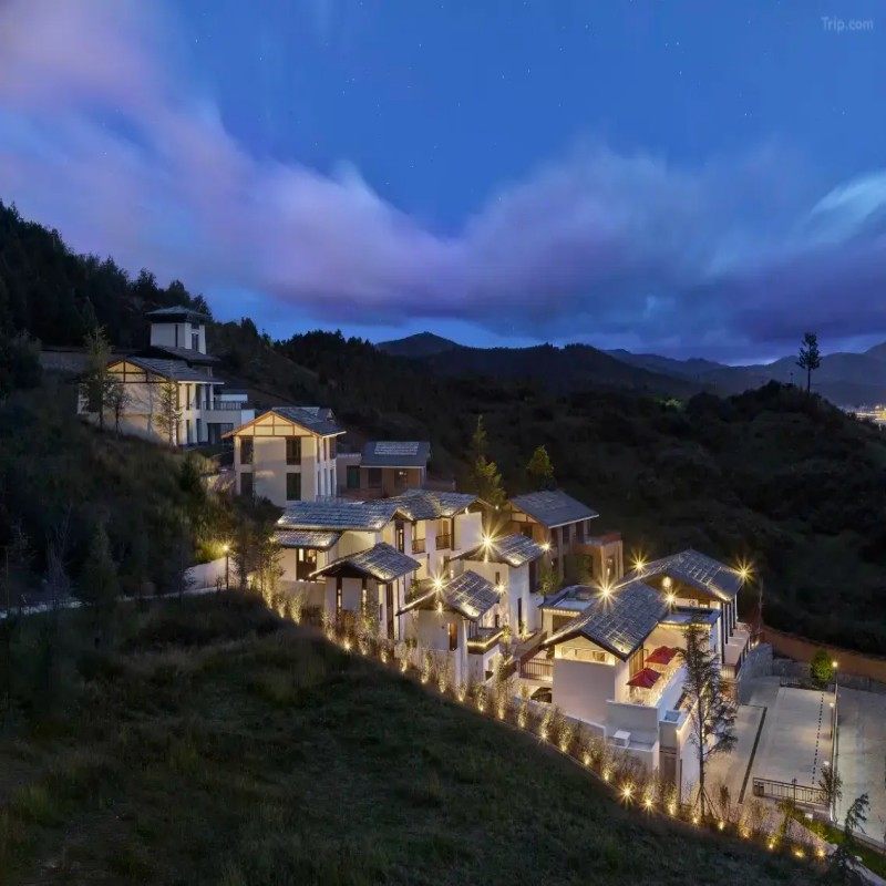 迪庆香格里拉 /茶马道香格里拉丽世/迪庆茶马道奔子栏丽世+普达措公园属都湖船2天1晚 - 定制游预订