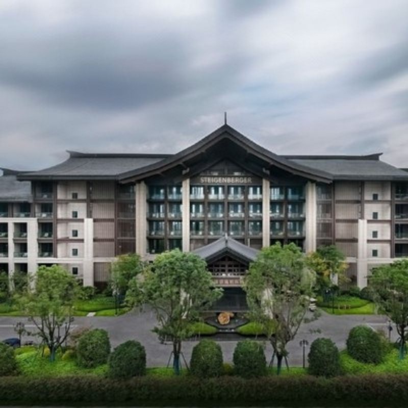 成都融创花间阁 · 踏雪2天1晚含早餐融创乐园热血奇迹滑雪门票小火锅清城汤池 - 定制游预订