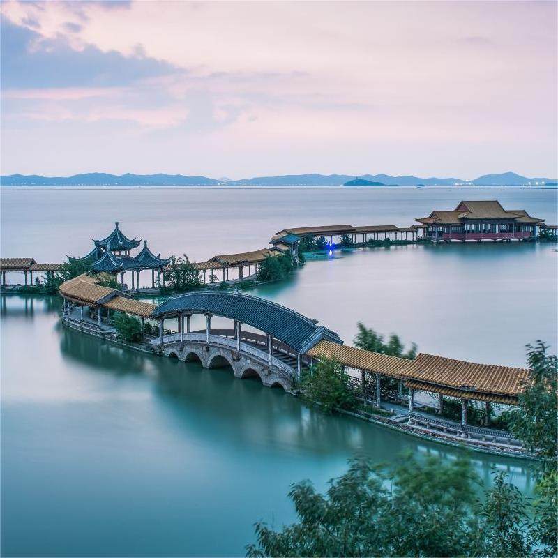 无锡+扬州跟团游2天1晚/鼋头渚/三国水浒城/大明寺/东关街/瘦西湖 - 定制游预订