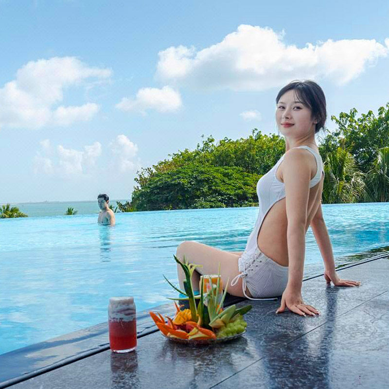 闪促】新晋网红三亚大东海君吉海景酒店海景家庭3天2晚无边泳池