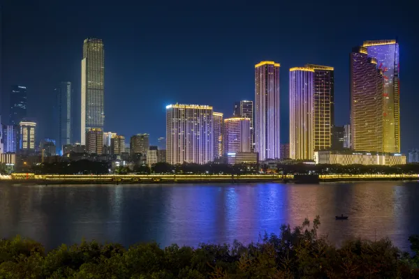 长沙国金中心异国印象酒店+岳麓山观光车双次票 1天1晚 - 定制游预订