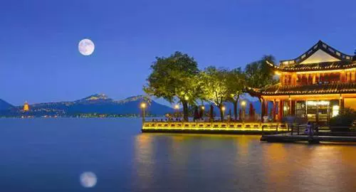 平湖秋月图片