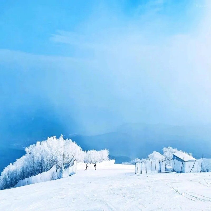 美林谷滑雪场-赤峰美林谷四季山酒店 一住一滑