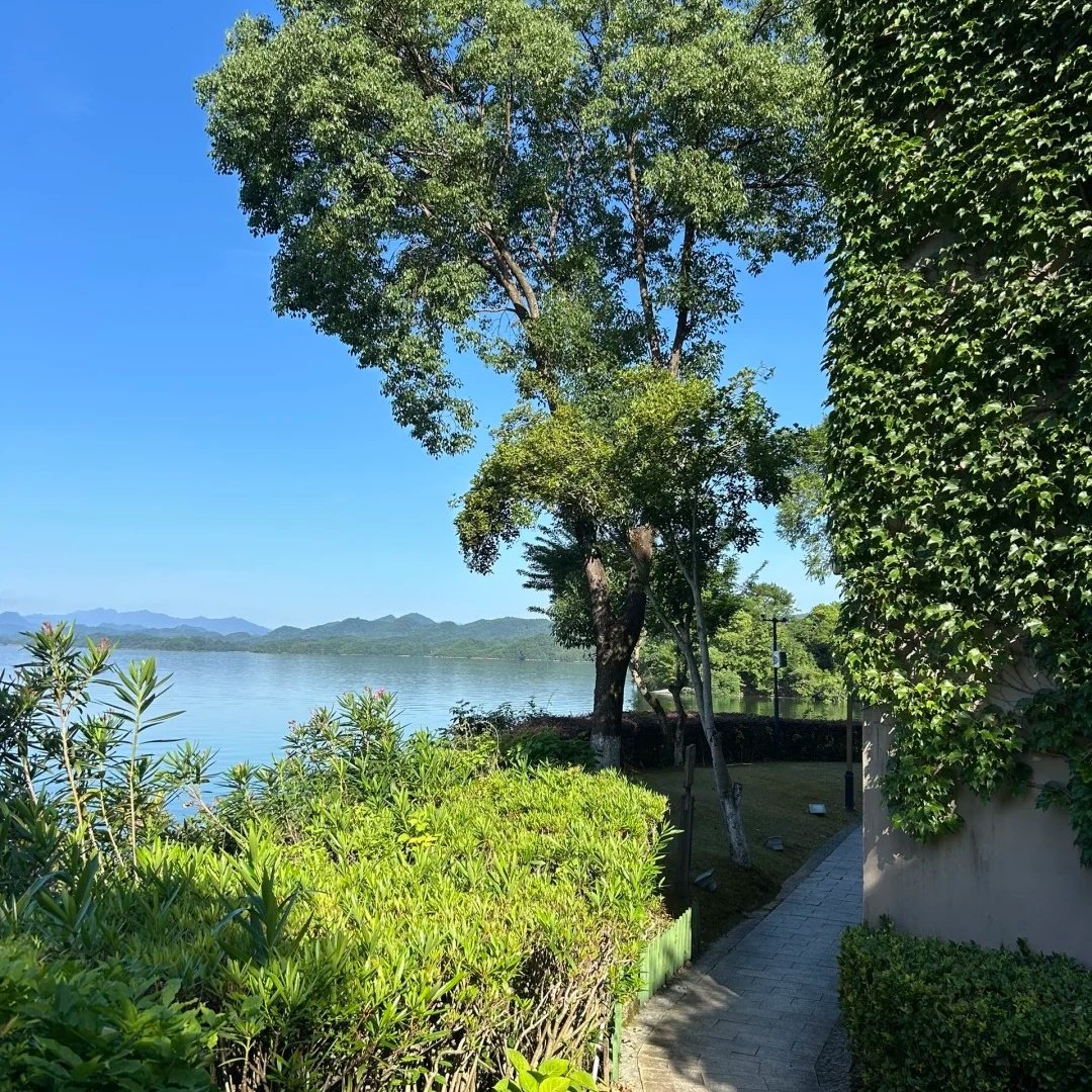 星禾高空海景酒店(日照万平口景区万达广场店)住宿+东夷小镇成人门票 - 定制游预订