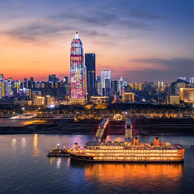 武汉3日2晚私家团·【7座商务-家庭游】夜游长江+黄鹤楼+名校走访 - 定制游预订