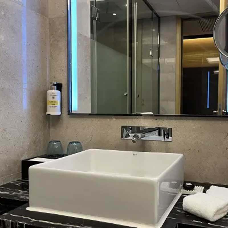 无锡新湖铂尔曼高级房1晚+双早+三国水浒城双人门票