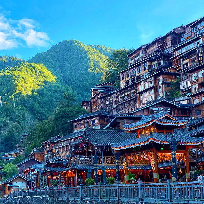 贵州旅游西江苗寨小七孔黄果树5天4晚跟团 - 定制游预订