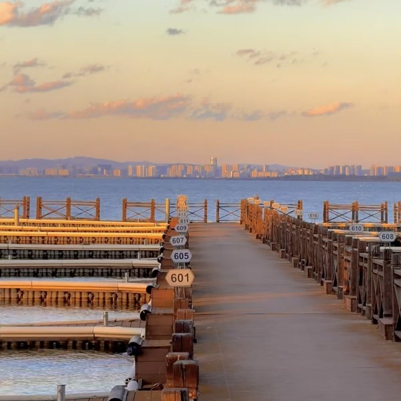 【云南旅游】昆明南站希尔顿欢朋酒店含自助早餐2天1晚套餐+七彩云南·欢乐世界门票