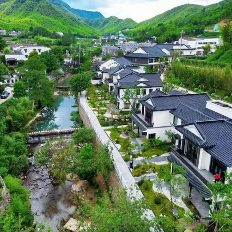 【周末不加价】安吉二月花汤泉度假酒店1-2晚+双早+溶洞泡池+双人正餐/药膳土鸡煲 - 定制游预订