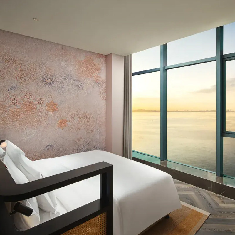 3天2晚丨烟台金沙滩英迪格酒店 豪华精品房大床 2早餐丨床上看海