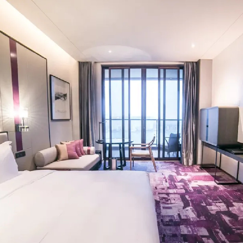 无锡融创皇冠假日酒店1晚+双人早餐+融创乐园门票4选1+美拍体验