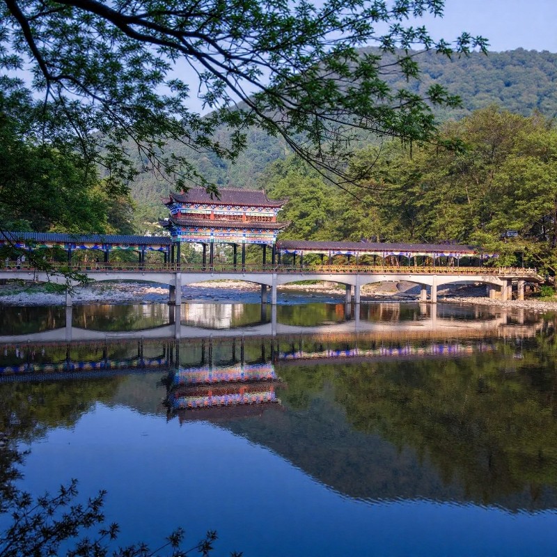 【畅享】贵州游!铜仁梵净山栖溪度假酒店全景豪华地暖商务套房2天1晚+梵净山景区