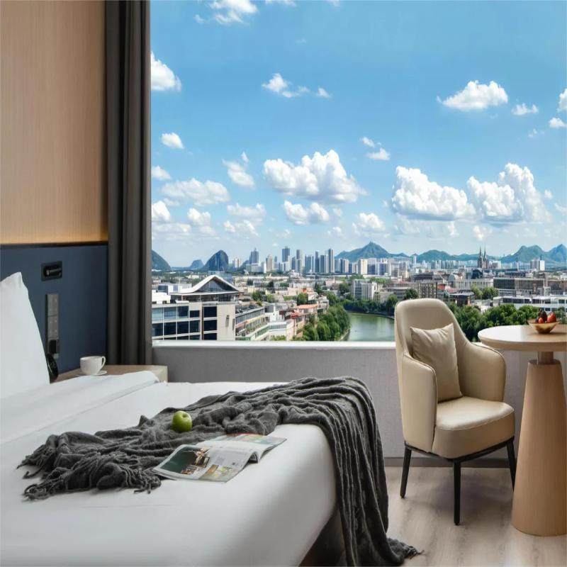 阳朔世熙天悦度假酒店/广悦华阳朔河畔度假/漓江云端酒店+象鼻山门票+独秀峰王城2天1晚