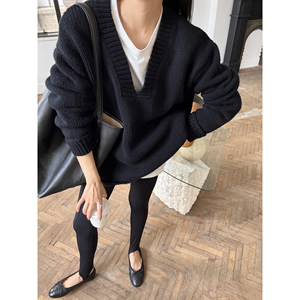 
SOTHEA Classic Chao Heavy Beautiful Slave Full Wool Silhouette V-neck Pullover Loose Knitted Sweater