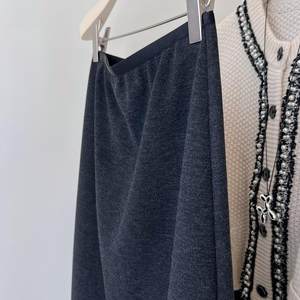 
Mulberry silk cashmere, elegant layering, elastic waist, back slit, slimming straight skirt, women's woolen skirt