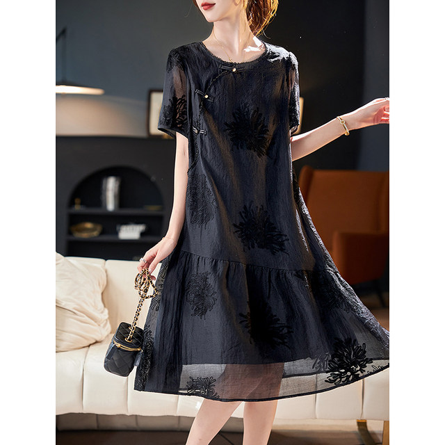 Baoshili round neck bead embroidered black dress 2025 summer temperament fashionable short-sleeved casual A-line skirt trendy