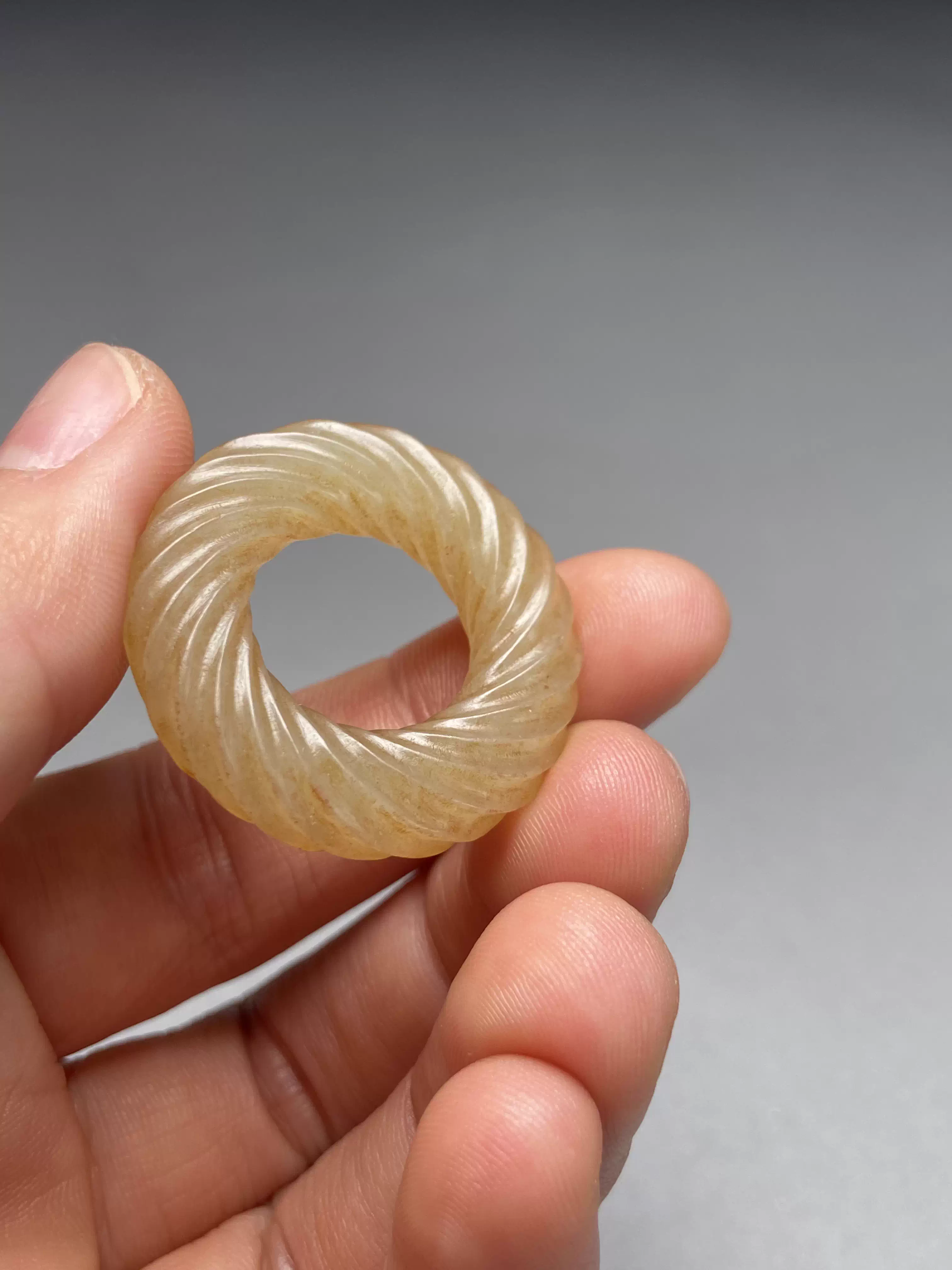 漢代 螭竜紋玉勒佩 古玉老玉和田玉装身具 中国美術ペンダント骨董收藏 漢代 螭竜紋玉勒佩 古玉老玉和田玉装身具 中国美術ペンダント