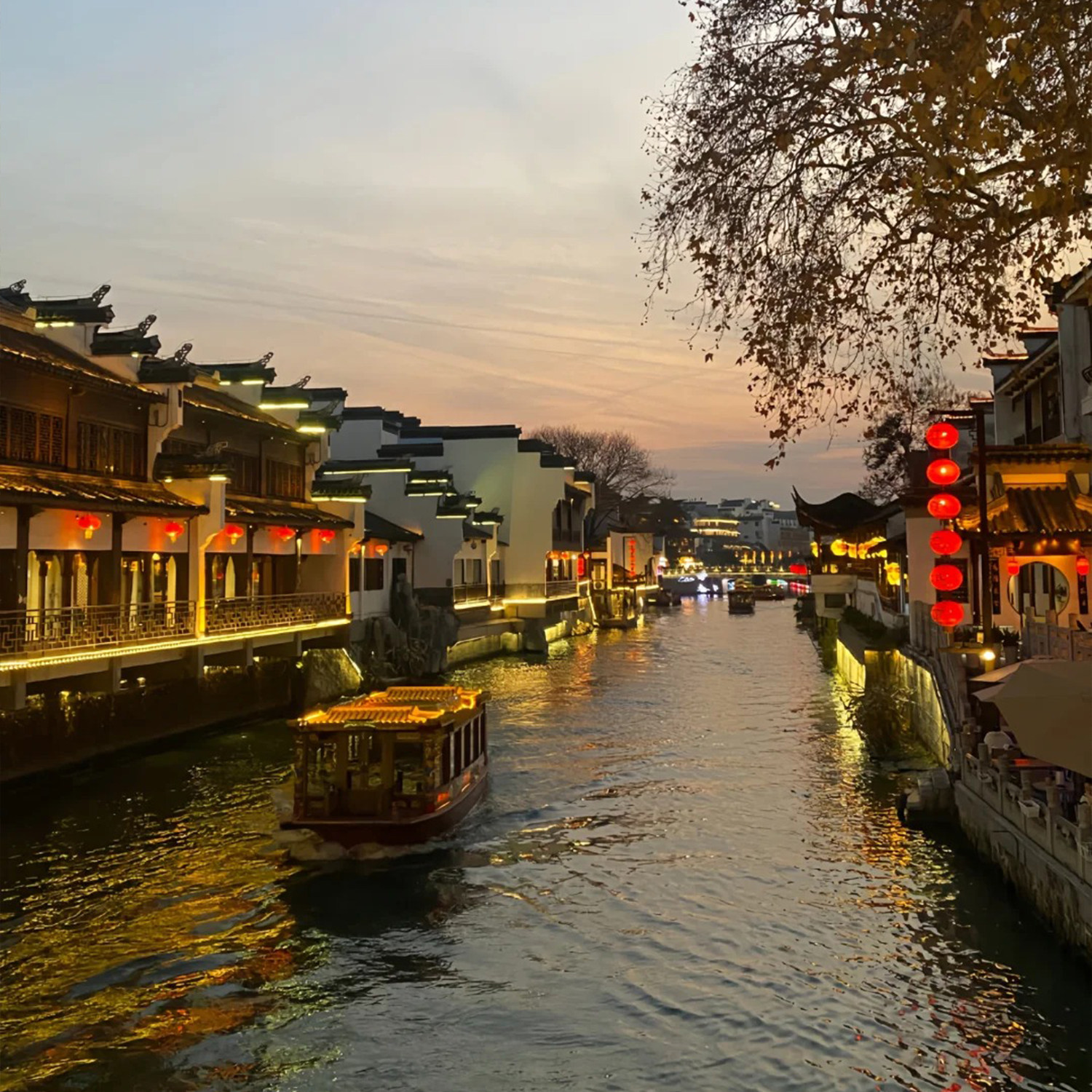 精致小团|南京+苏州+杭州+乌镇周庄4日跟团游/2+1头等舱/5钻酒店