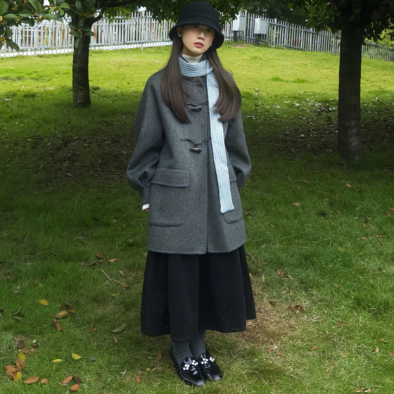 
College Style Gray Stand Collar Woolen Coat Women's Autumn and Winter Small Mid-Length Horn Button Retro Warm Jacket