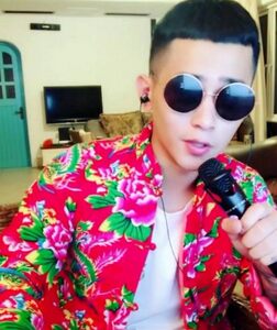 
Social men and women Kuaishou celebrity Northeast large floral small cotton jacket jacket custom made Douyin internet celebrity couple style