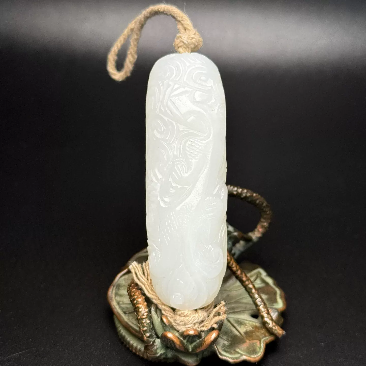 中国骨董 本物和田玉 子石 撒金皮 浮彫 清代 和合二仙紋 子岡牌 根付 玉佩 清代天然和田玉子冈牌玉佩挂件老玉和田玉浮雕人物子冈玉牌文玩